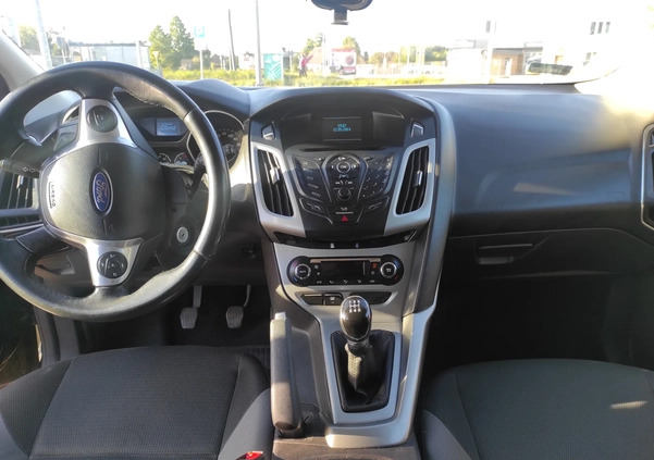 Ford Focus cena 30500 przebieg: 199296, rok produkcji 2014 z Koszalin małe 92